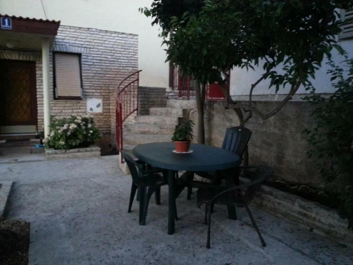 Apartment Lucky Star - 2 Bedroom, Sea View, Gated Yard, Free Parking, Bbq Trogir Croatia